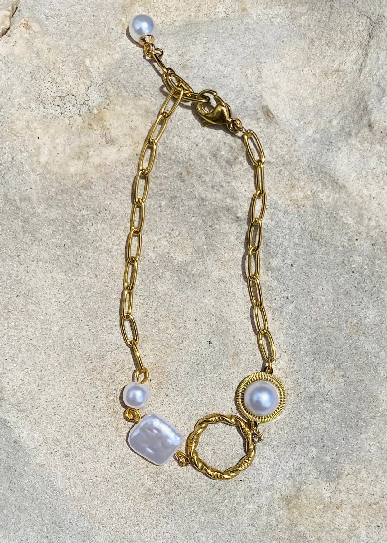 Feyre Pearl Bracelet